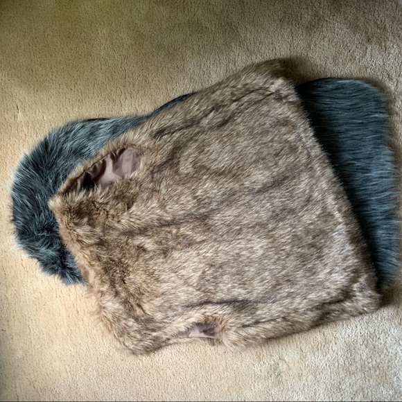 Gray/brown faux fur oversized vest - Picture 2 of 3
